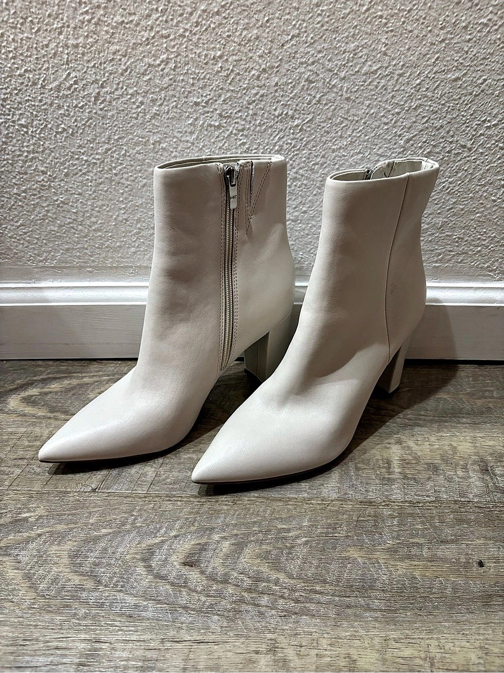 Marc Fisher Glorena Pointed Toe Heeled Boots White US 8.5